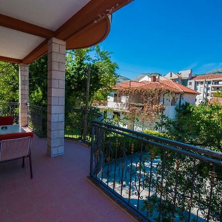 Apartmani Santa Barbara Требинє Екстер'єр фото