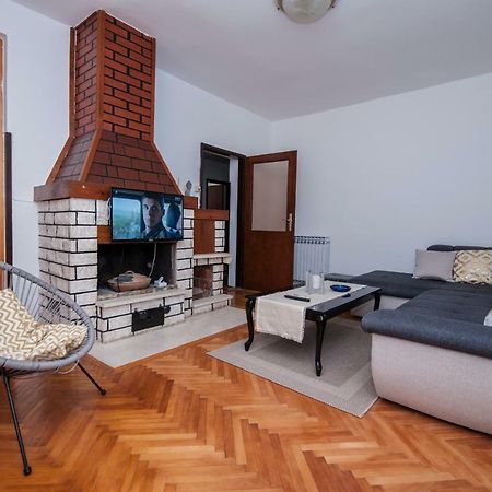 Apartmani Santa Barbara Требинє Екстер'єр фото