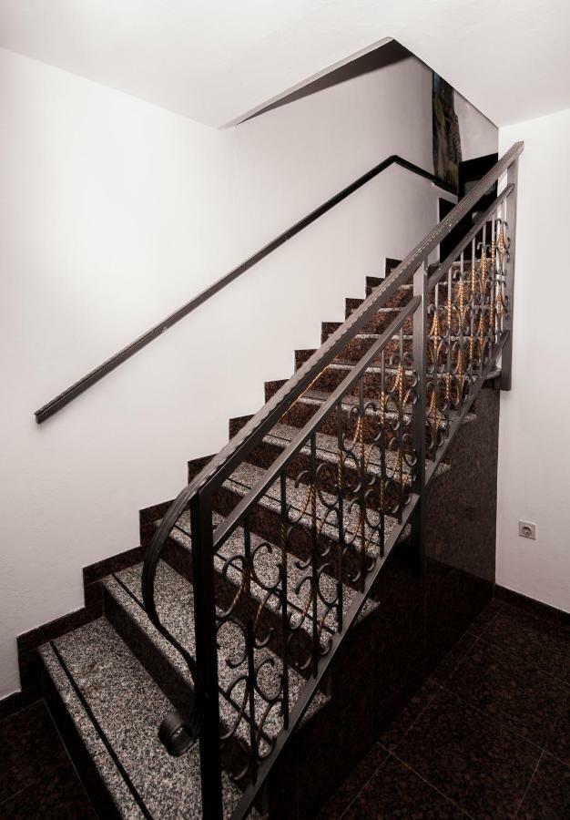 Apartmani Santa Barbara Требинє Екстер'єр фото