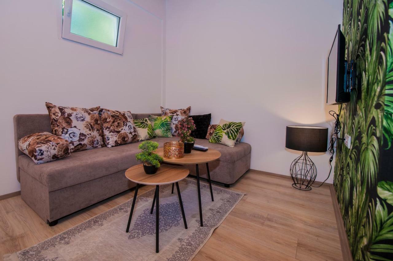 Apartmani Santa Barbara Требинє Екстер'єр фото